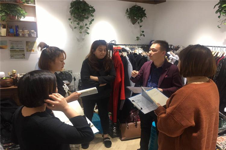 陈敏镐老师如期到达银基乐天大码服饰进行落地辅导